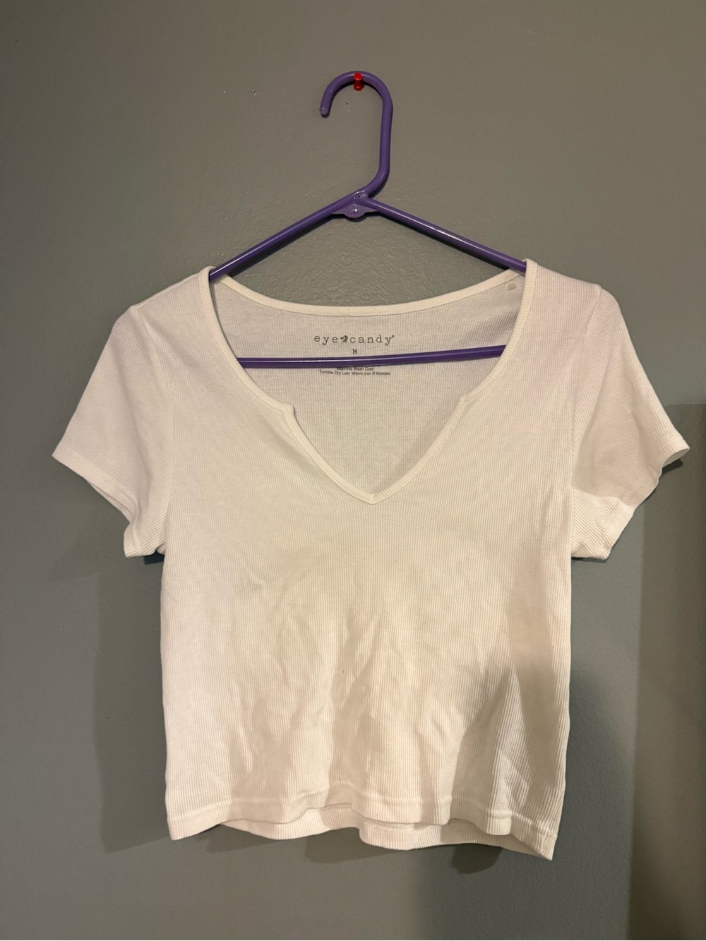eye candy White Ribbed V-Neck Cropped Tee